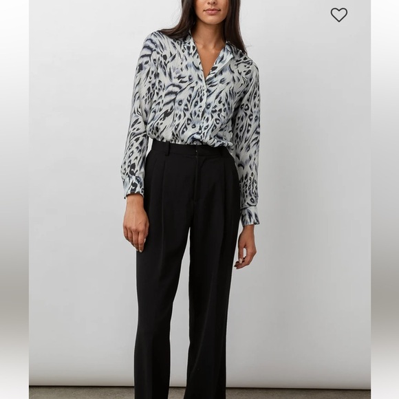 NWT Rails Rebel Ivory Snow Leopard Shirt size Large - Picture 3 of 6